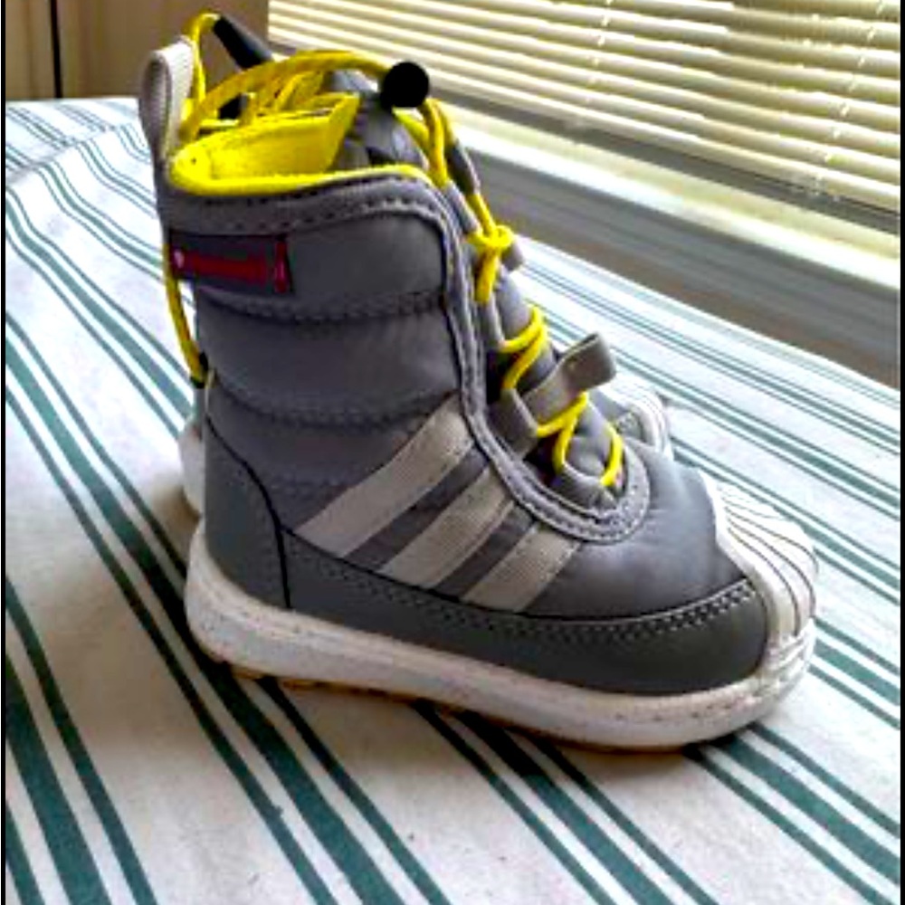 Toddler adidas size 5c. Never worn